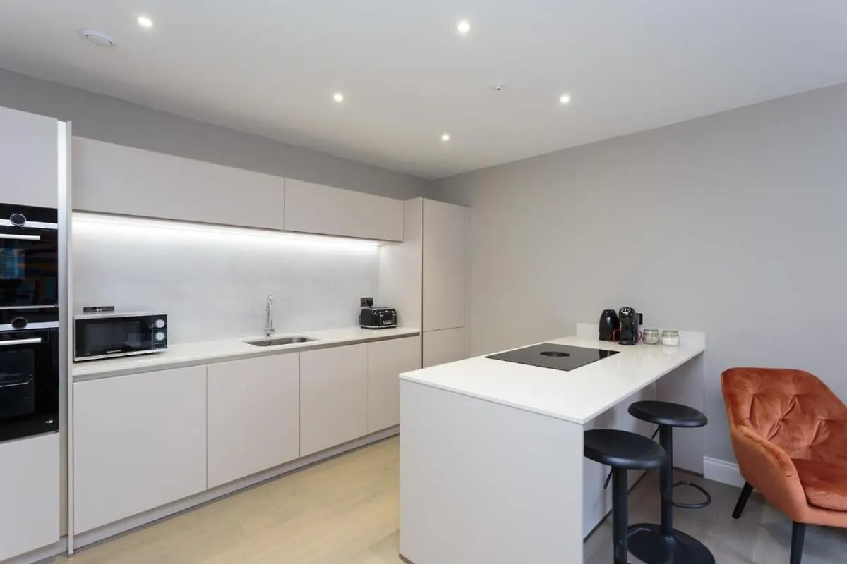 Dragon Suites - Edinburgh City Centre 1 Bed Apartment