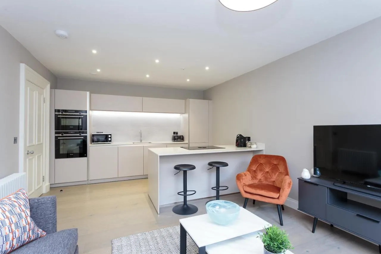 Dragon Suites - Edinburgh City Centre 1 Bed Apartment