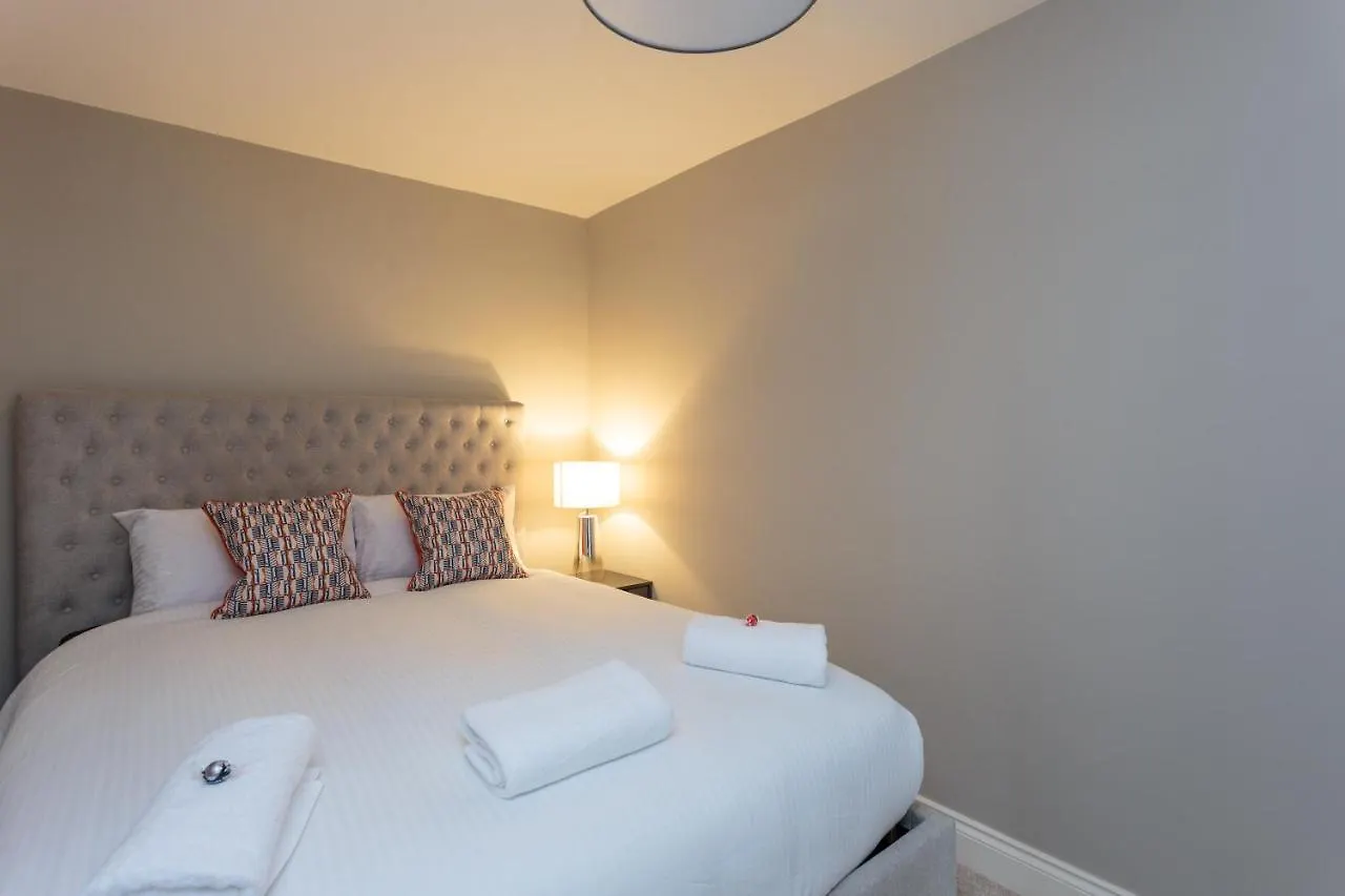 Dragon Suites - Edinburgh City Centre 1 Bed Apartment